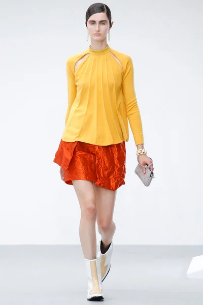 Look 19